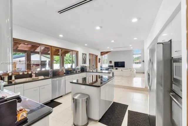 7720 SW 77th Ave, Miami FL 33143