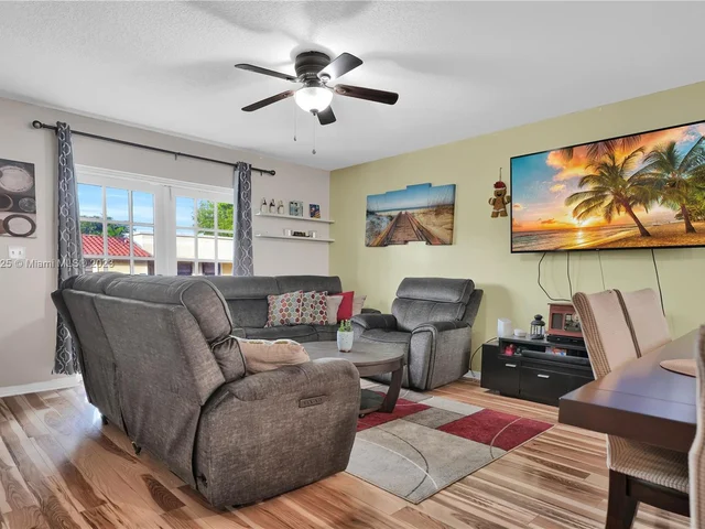 9846 Hammocks Blvd # 105, Miami FL 33196