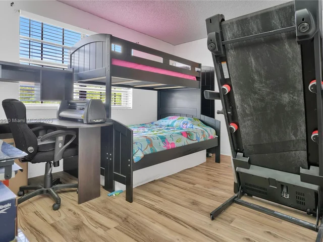 9846 Hammocks Blvd # 105, Miami FL 33196