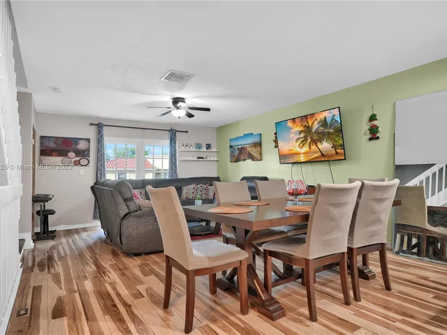 9846 Hammocks Blvd # 105, Miami FL 33196