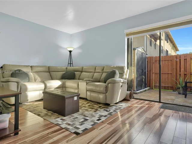 9846 Hammocks Blvd # 105, Miami FL 33196