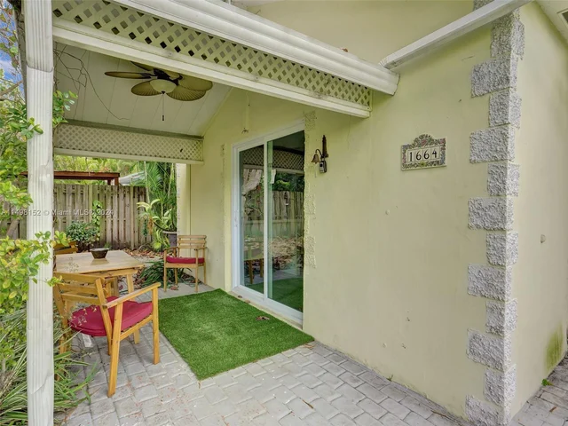 1664 SW 28th Ave, Fort Lauderdale FL 33312