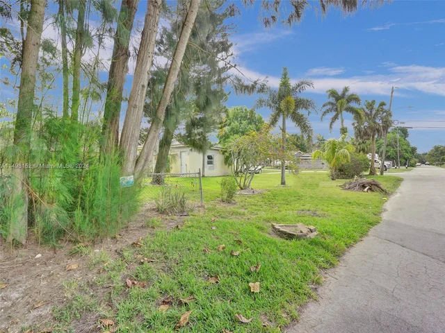 1664 SW 28th Ave, Fort Lauderdale FL 33312