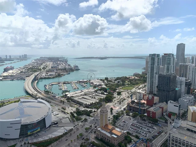 851 NE 1st Ave # 2107, Miami FL 33132