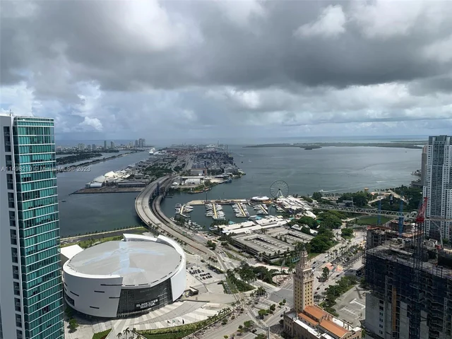 851 NE 1st Ave # 2107, Miami FL 33132