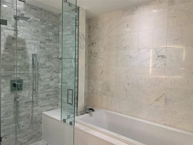 851 NE 1st Ave # 2107, Miami FL 33132