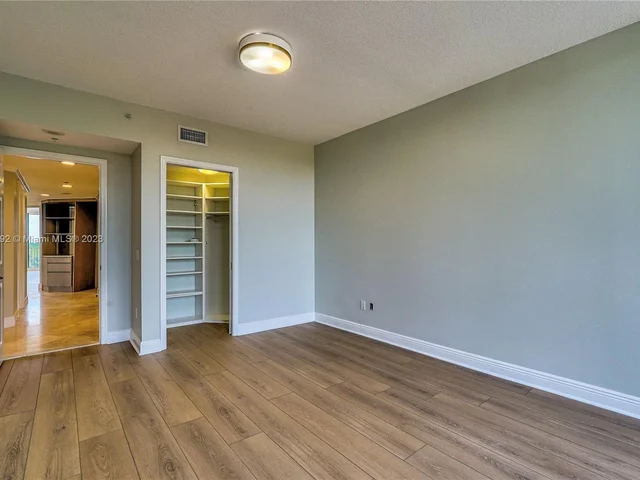 13611 Deering Bay Dr # 301, Coral Gables FL 33158