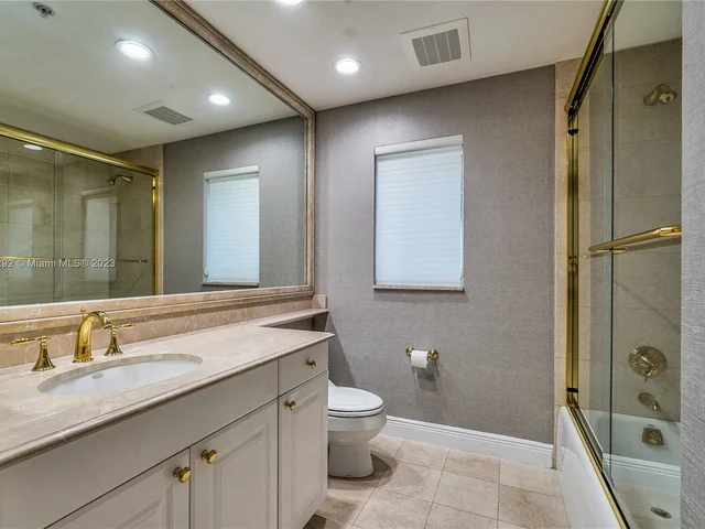 13611 Deering Bay Dr # 301, Coral Gables FL 33158