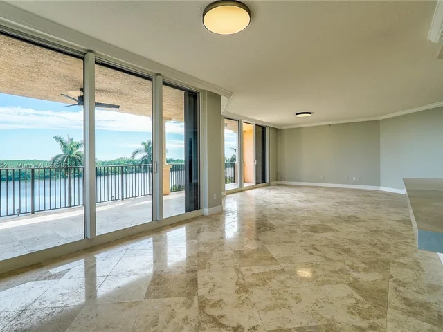 13611 Deering Bay Dr # 301, Coral Gables FL 33158