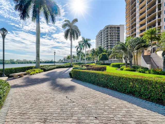 13611 Deering Bay Dr # 301, Coral Gables FL 33158