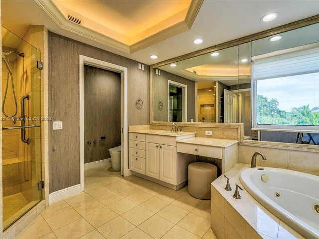 13611 Deering Bay Dr # 301, Coral Gables FL 33158