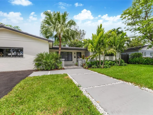 2231 SW 98th Ct, Miami FL 33165