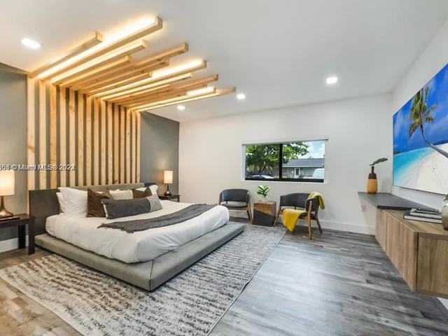 2231 SW 98th Ct, Miami FL 33165