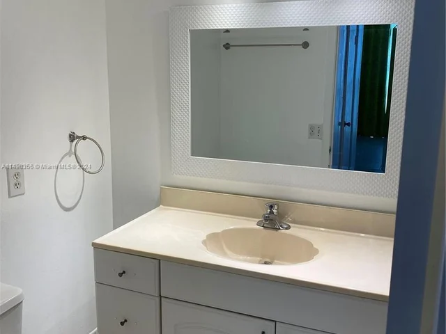 2750 NE 183rd St # 1912, Aventura FL 33160