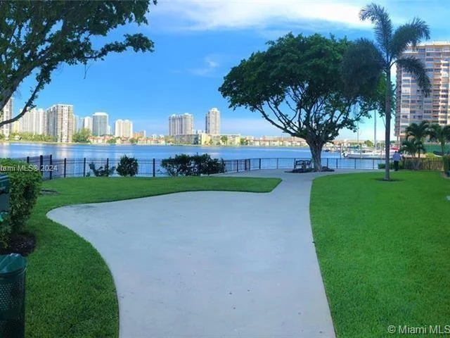 2750 NE 183rd St # 1912, Aventura FL 33160