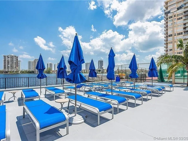 2750 NE 183rd St # 1912, Aventura FL 33160