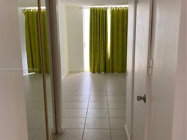 2750 NE 183rd St # 1912, Aventura FL 33160