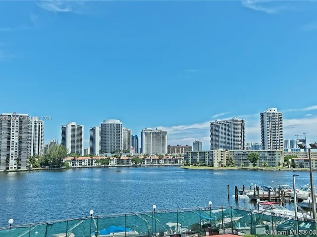 2750 NE 183rd St # 1912, Aventura FL 33160