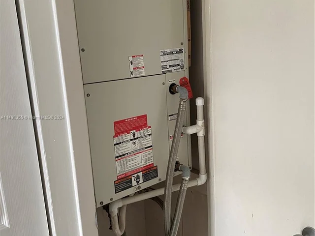 2750 NE 183rd St # 1912, Aventura FL 33160