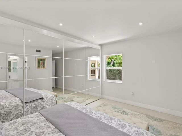 9025 Hawthorne Ave, Surfside FL 33154