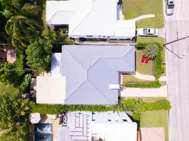 9025 Hawthorne Ave, Surfside FL 33154