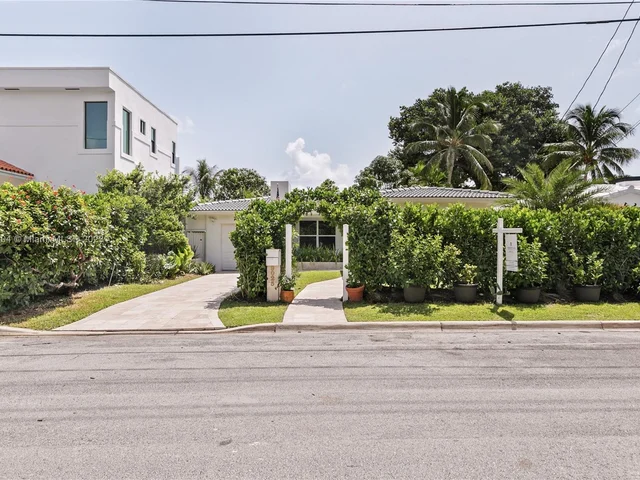 9025 Hawthorne Ave, Surfside FL 33154