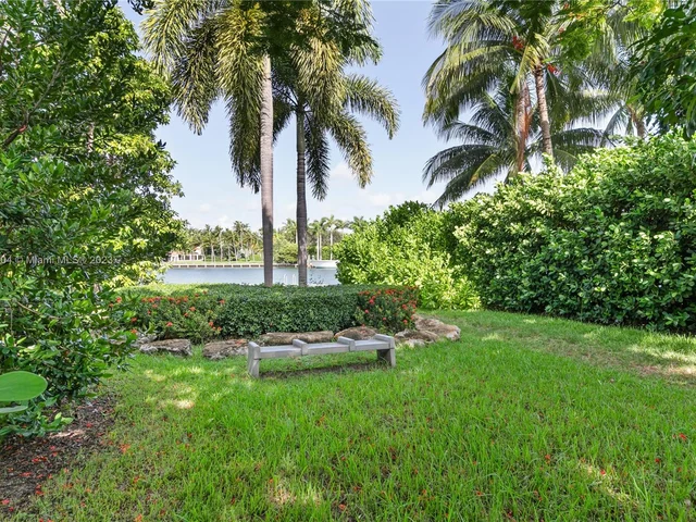 9025 Hawthorne Ave, Surfside FL 33154