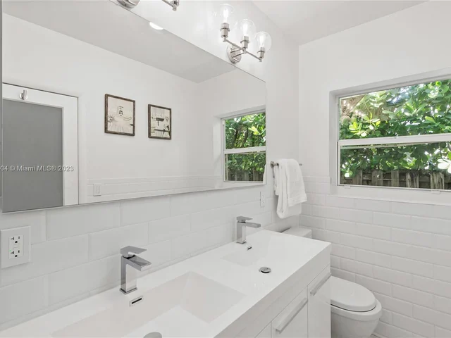 9025 Hawthorne Ave, Surfside FL 33154