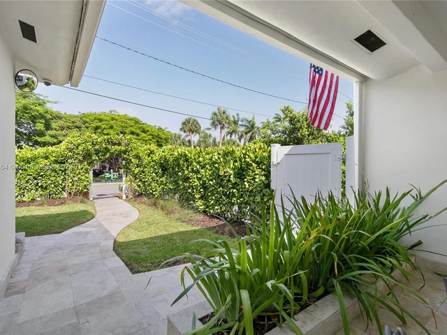 9025 Hawthorne Ave, Surfside FL 33154