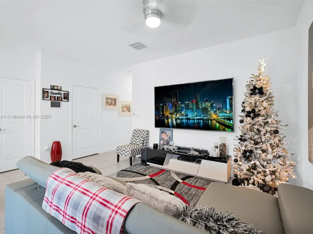 1127 SW 6th Ct # 1127, Florida City FL 33034