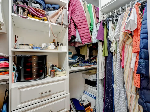 3123 NW 101st Pl, Doral FL 33172