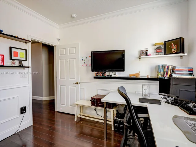 3123 NW 101st Pl, Doral FL 33172