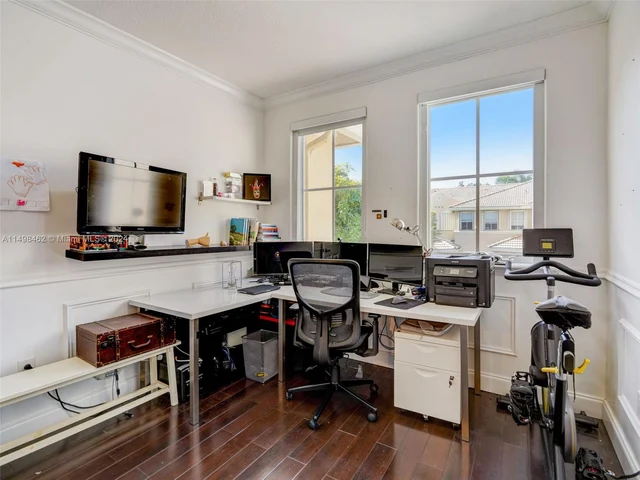 3123 NW 101st Pl, Doral FL 33172