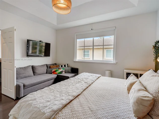 3123 NW 101st Pl, Doral FL 33172