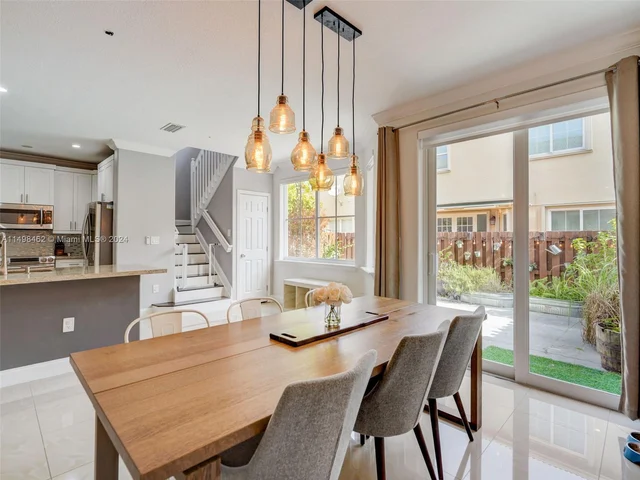 3123 NW 101st Pl, Doral FL 33172