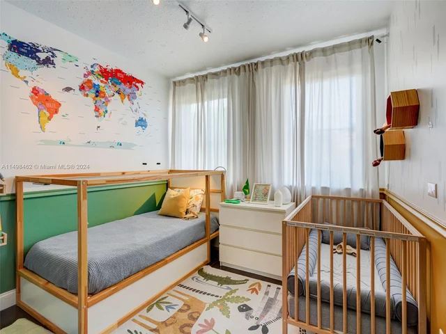 3123 NW 101st Pl, Doral FL 33172