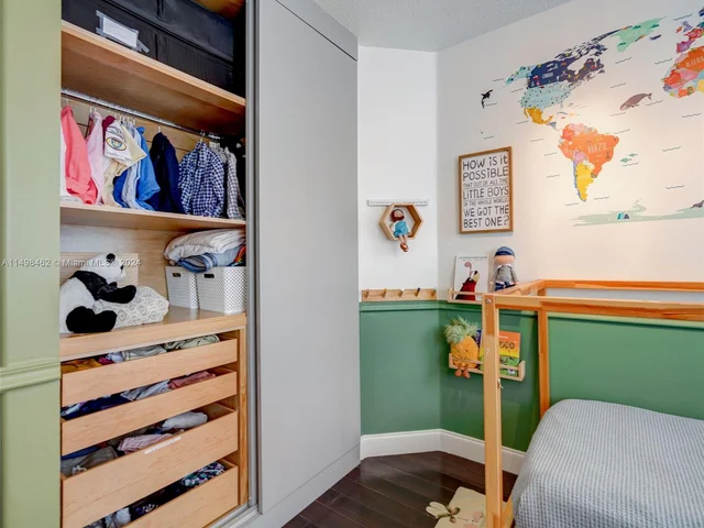 3123 NW 101st Pl, Doral FL 33172