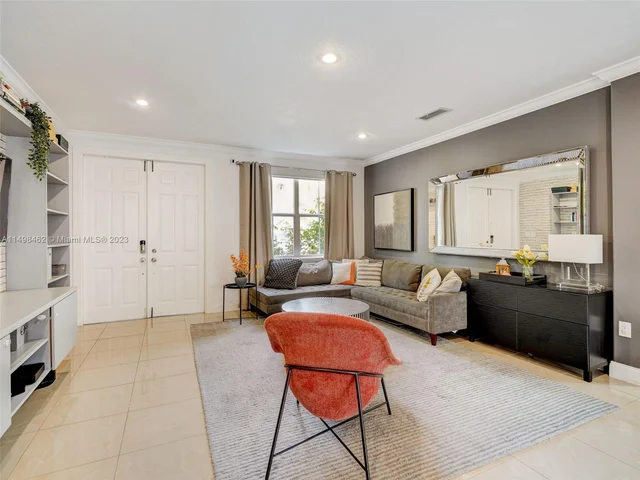 3123 NW 101st Pl, Doral FL 33172