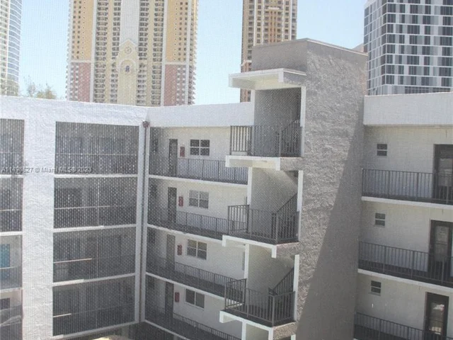 201 178th Dr # 213, Sunny Isles Beach FL 33160