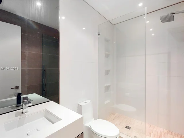 6799 Collins Ave # 405, Miami Beach FL 33141