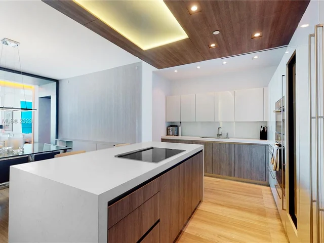 6799 Collins Ave # 405, Miami Beach FL 33141