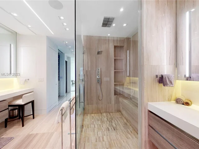 6799 Collins Ave # 405, Miami Beach FL 33141