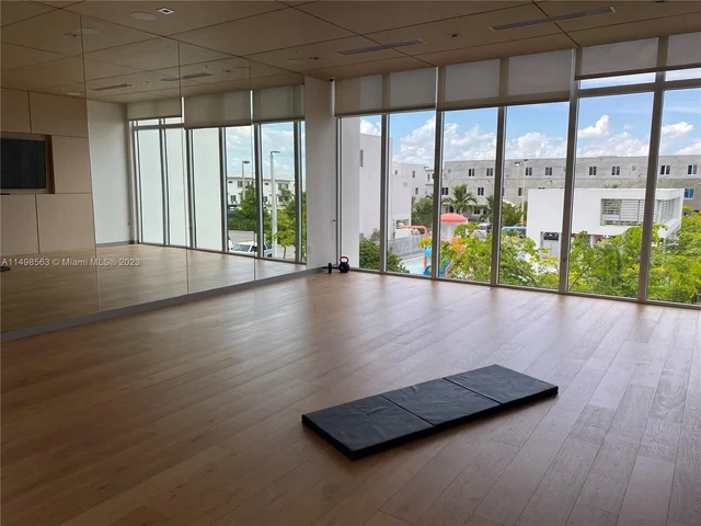 6455 NW 103rd Pl # 303, Doral FL 33178