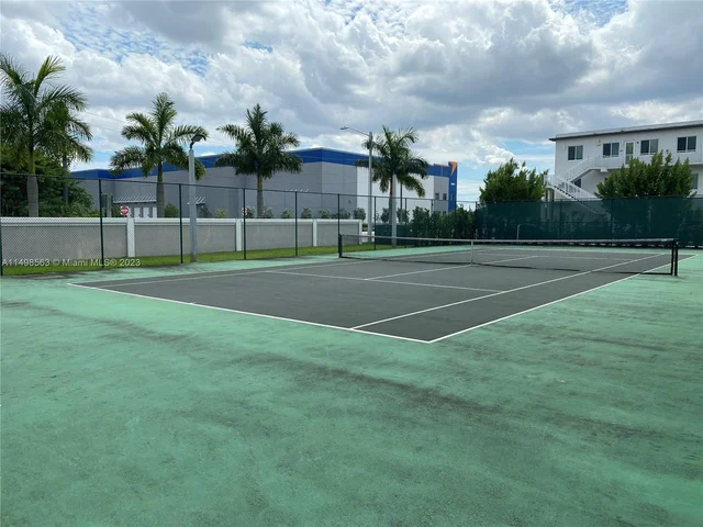 6455 NW 103rd Pl # 303, Doral FL 33178