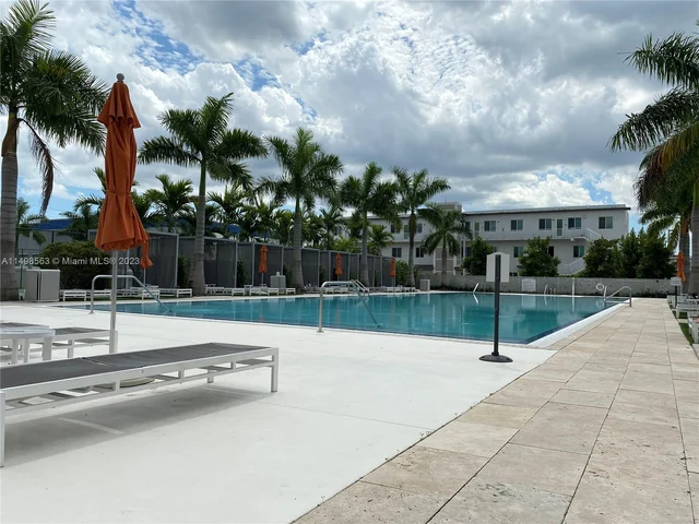 6455 NW 103rd Pl # 303, Doral FL 33178