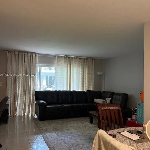 9353 FONTAINEBLEAU BL, Miami FL 33172