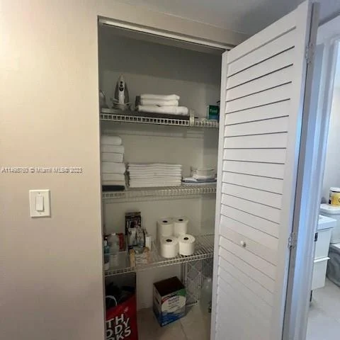 9353 FONTAINEBLEAU BL, Miami FL 33172