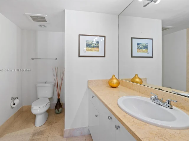 19900 E Country Club Dr # 1018, Aventura FL 33180