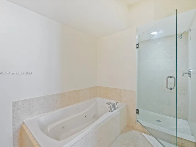 19900 E Country Club Dr # 1018, Aventura FL 33180