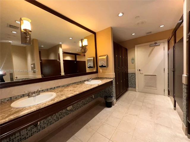 19900 E Country Club Dr # 1018, Aventura FL 33180